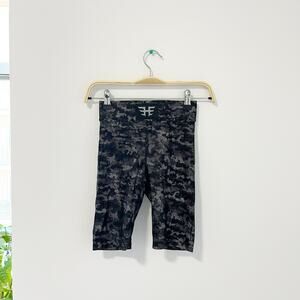 Heroine Sport Gray Camo Biker Shorts Size XS
